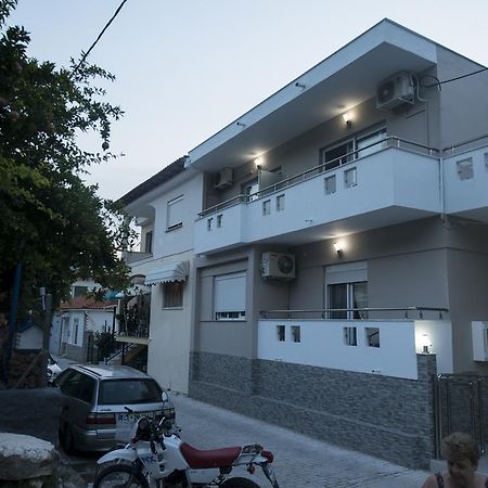 Green View Apartments 리메나스 외부 사진